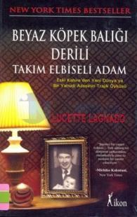 Beyaz Köpek Balığı Derili Takım Elbiseli Adam