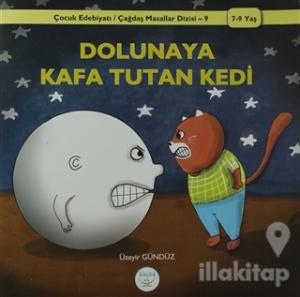 Dolunaya Kafa Tutan Kedi
