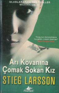 Arı Kovanına Çomak Sokan KIz