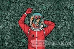 Astronot 1 - | Yeni ve İkinci El Ucuz Kitabın Adresi