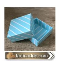 Komple Karton Mavi Beyaz Çizgili Kutu 5x5x2,2 Komple Karton Mavi Beyaz Çizgili Kutu 5x5x2,2