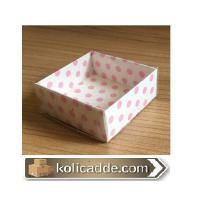 Pembe Puanlı Kutu 5x5x2,2 cm