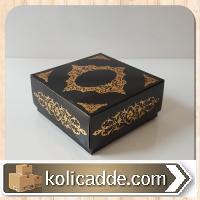 Siyah Karton Üzerine Yaldızlı Altın Sarısı Saray Desenli Karton Kutu 8