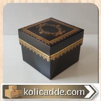 Siyah Karton Üzerine Altın Renk Kilim Desenli Karton Kutu 8x8x6,5 cm-K
