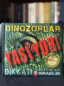 Dinozorlar Yaşıyor + Sanal Gerçeklik Programı Cd'si