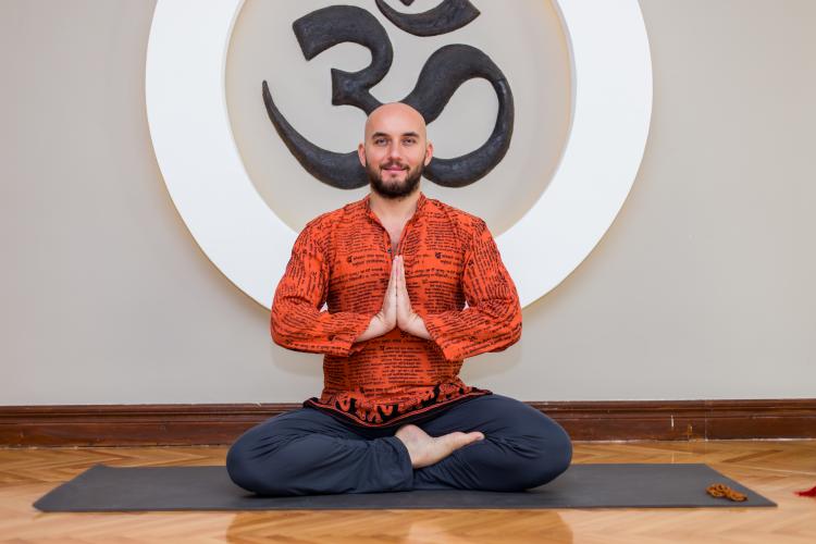 300 Saat Yoga Alliance Onaylı İleri Seviye Yoga Uzmanlığı Sertifika Programı