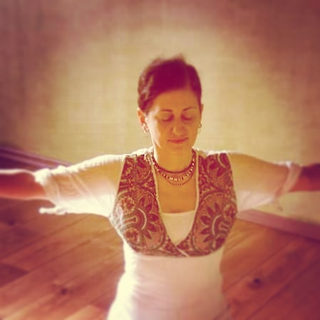 1 Yıllık Online Kundalini Yoga / Hormon Yoga ve Meditasyon Dersleri