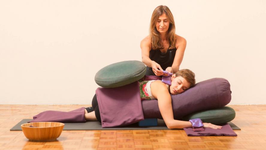 Gül Dirican ile “Restoratif Yoga Uzmanlaşma Programı” - Mersin