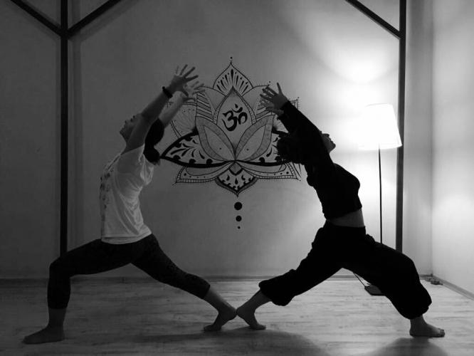 Gülşah Aygün ve Özlem Muşlu ile Evde Kendi Yoga Sekansını Oluşturma Atölyesi