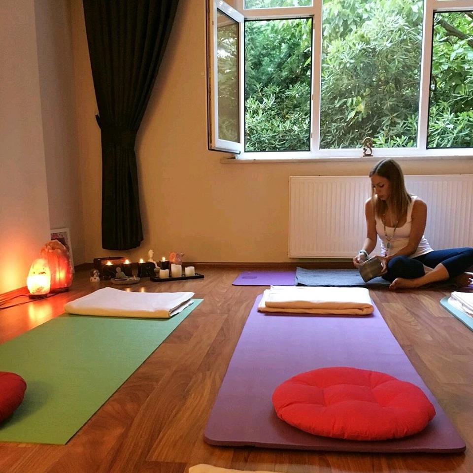 Ebru Ayten ile Kundalini Yoga & Meditasyon Dersi