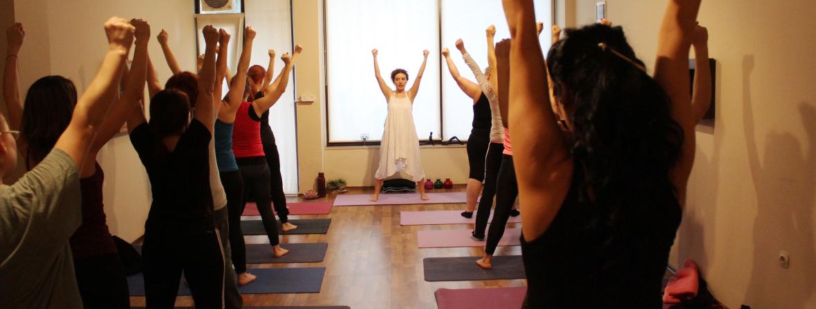 Kirtana Yasemin İle Yoga Hocaları için Yoga Dans Eğitimi